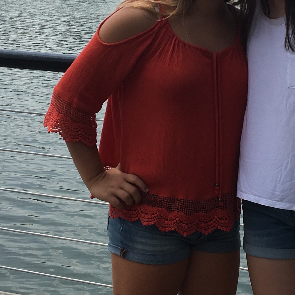 SUPER CUTE orange blouse with detailing